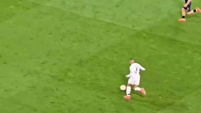 这一袭白衣真的对他很重要！