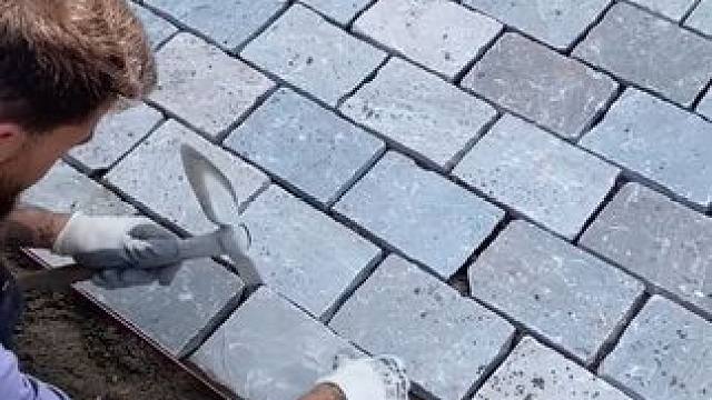 石板石材铺设庭院，百年无需更换！ #庭院地面铺装 #施工工艺 #地面装饰 #匠心精神 #结实耐用