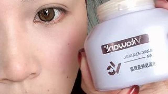 不假白不厚重很自然！很适合那些不怎么会化妆的，或者喜欢伪素颜的姐妹#美妆 #素颜霜 #普通人化妆