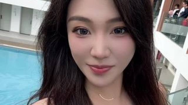 合格的美女衣柜里要有一件拿得出手的皮草 不撞款，新潮不管过多少年都不过时#华斯国际裘皮城 #乌鲁木齐