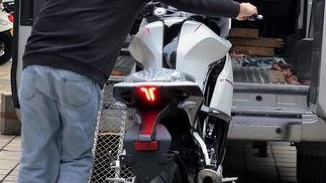 热爱就是答案 #提车 #凯越250rr #凯越250刺鸟 #仿赛 #入门级摩托车推荐