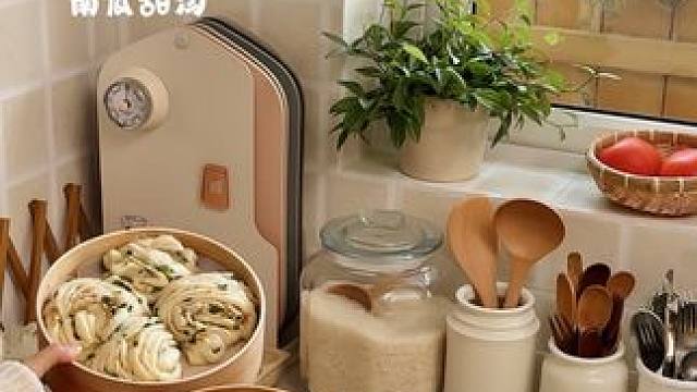 厨房日记今天做了肉多多花卷和南瓜甜汤～中式早餐 #我的美食日记 #谁懂这一口的好吃程度 #冬日暖食v