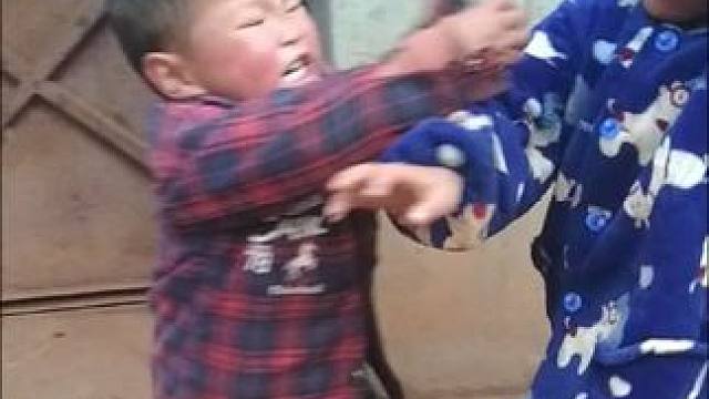 带孩子的累只有自己能懂。 #内容启发搜索