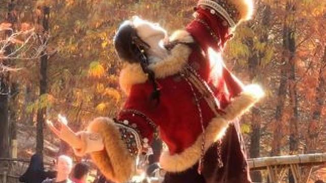 气氛都烘托到这儿了，那就给大家拜个年吧！#变装 #我有节目献给春节  #舞蹈 #过年