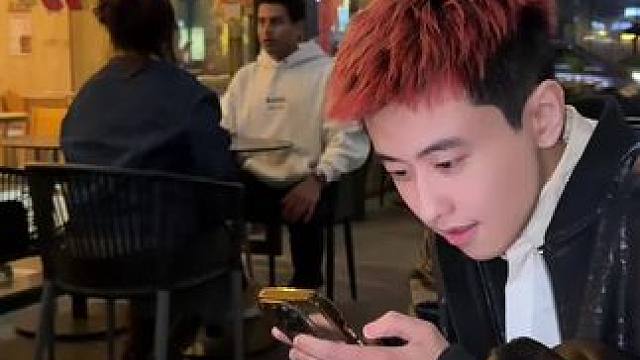 当我在街上遇到一对中外情侣吵架时...#中外国网友亮出了十八般武艺 #music #音乐没有国界 #