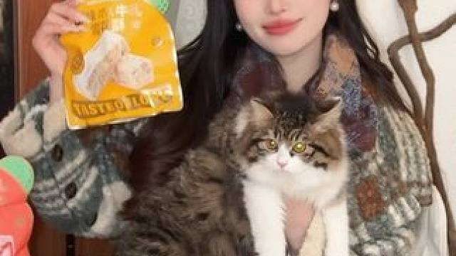 在四川过年，当然少不了爱乐达！满满四川风味～ #更四川的汤圆#四川人的年货#四川人连吃汤圆都是火锅味