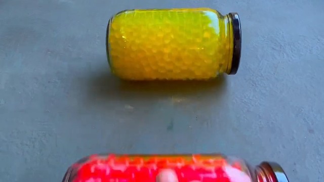 楼梯滚瓶子爆破解压时刻