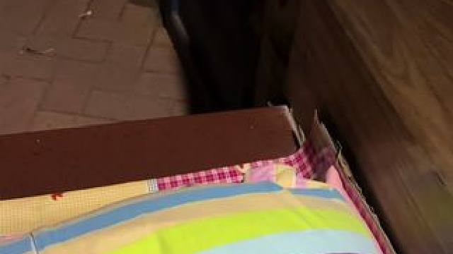 #旧房改造 #装修 #二手房翻新 #老房装修 东北火炕太热，躺着热，不盖被冻的不行！冰火两重天啊！