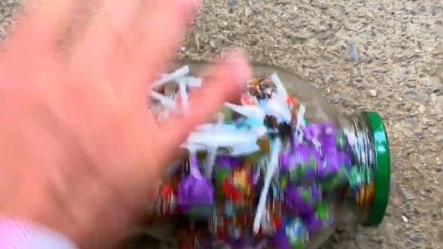 楼梯滚瓶子爆破解压时刻