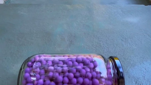 楼梯滚瓶子爆破解压时刻