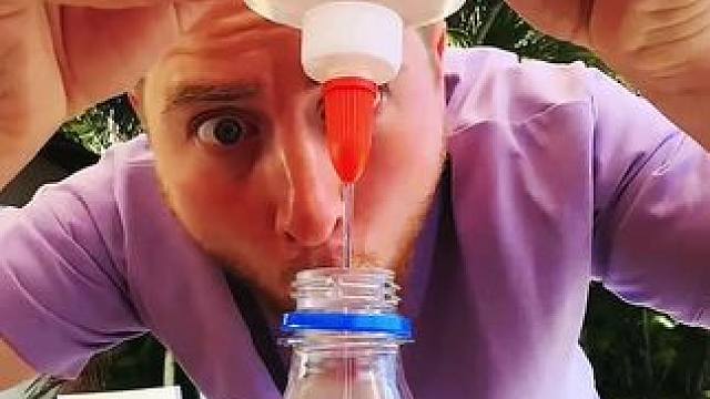 胶水橙汁的奇葩玩法，这可真是太好玩了啊 #搞笑配音 #搞笑视频 #搞笑解说 #搞笑瞬间 #搞笑