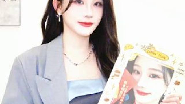 好多美丽小卡。。。话不多说本喵直接开抽！！！#新年有礼了  #明星都在抽的新年有礼了小卡