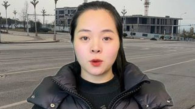 很多朋友买了车，连这个都还不知道，它不需要流量，不需要卡，插USB供电即可使用，车速，语音播报，真的