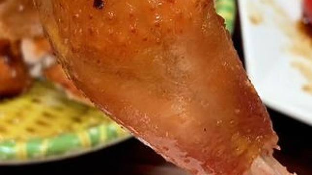 还有什么比去山卡拉农庄吃烧鸡更浪漫的事呢？食距食距！！#粤圈太子爷 #农庄 #粤圈太子爷的菜谱 #广