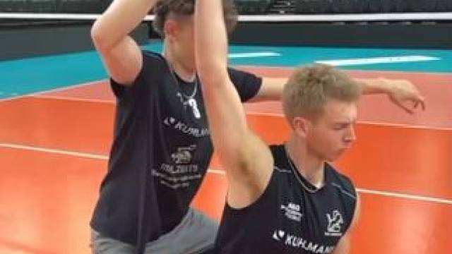 年后回到球场的你#排球