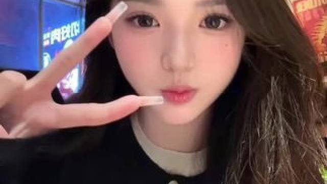 你好么么哒mua~ #看镜头宝宝 #巨蟹 #女大学生#吴世勋