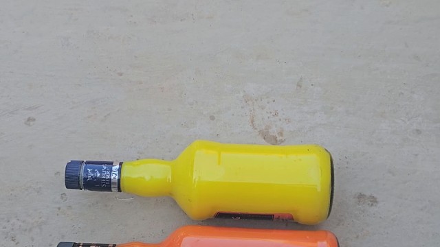 楼梯滚瓶子爆破解压时刻