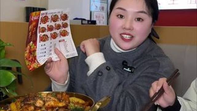 雕像万达这家干锅你们来吃过没？#眉山