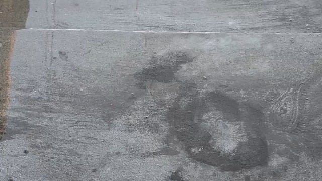 楼梯滚瓶子爆破解压时刻