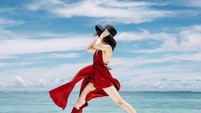 在太平洋上...这里藏着永恒的夏天！
在这里只有一年四季的夏天，是旅行者必去的宝藏海岛！
—塞班岛s