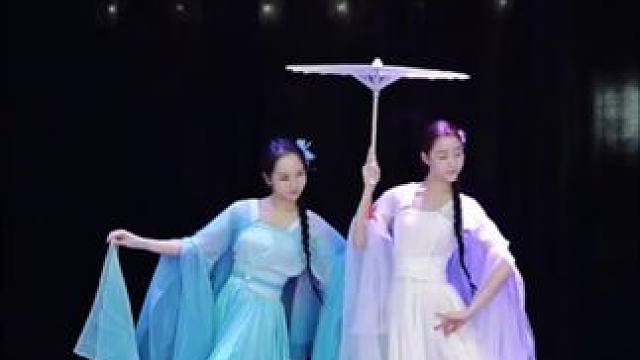 今天有不缺席的小青哦～ 原创