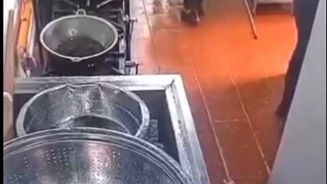 不能怪别人  她没有拿住