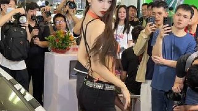 袜子穿了一个小时##人气爆棚 #路人视角