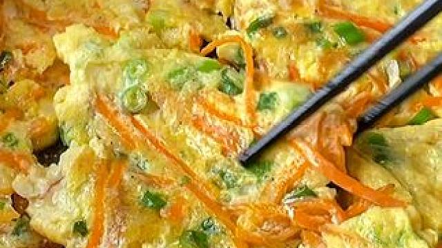 胡萝卜虾皮鸡蛋饼 