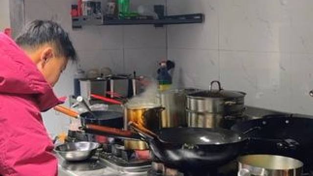 #唯有美食可以治愈一切 #叁食bistro #这店环境太好了 一个人四个灶，我真棒