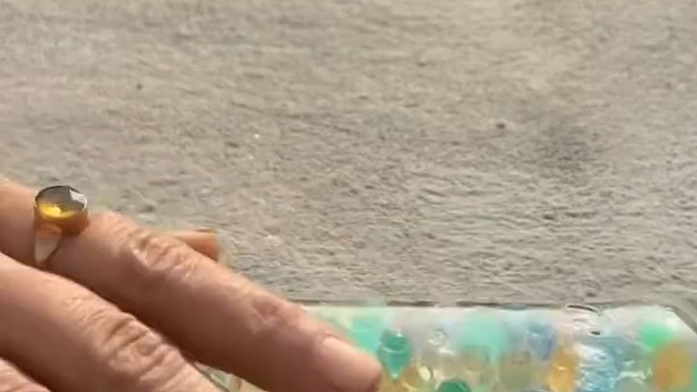 楼梯滚瓶子爆破解压时刻