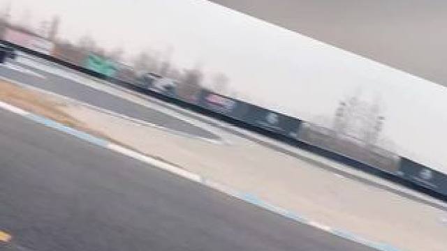 喜欢玩卡丁车的朋友们看过来，大兴国际赛车场现在单人一节只要69.9元，快来体验一下速度与激情。就在大