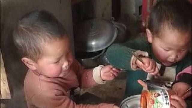 今天吃饭挺安静的。 #内容启发搜索