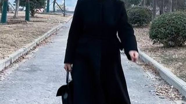 从前我软弱我让人家拿我当软柿子捏 ，后来我强大了人家说我强势 ，不管你怎么做都没有两全其美 ，所以干