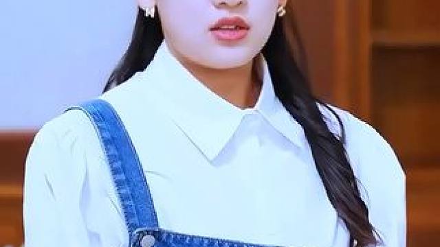 #百亿短剧 #穿书后被偷听心声全家追着我宠 #因为一个片段看了整部剧