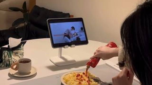 一个人过年无法无天，没人管的感觉太爽了！！#一个人过年是什么感觉 #春节 #内容过于