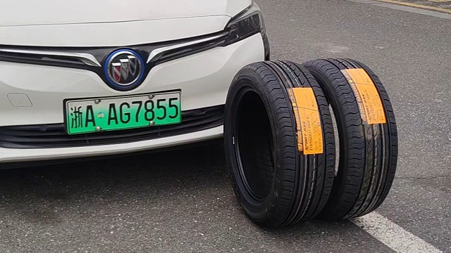 闪援移动轮胎店