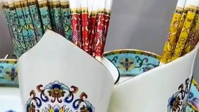 给大家推荐厨房好物彩色陶瓷筷子筒，使用方便又耐用，赶紧配备一个试试吧#好物推荐 #懒人美食教学 #厨