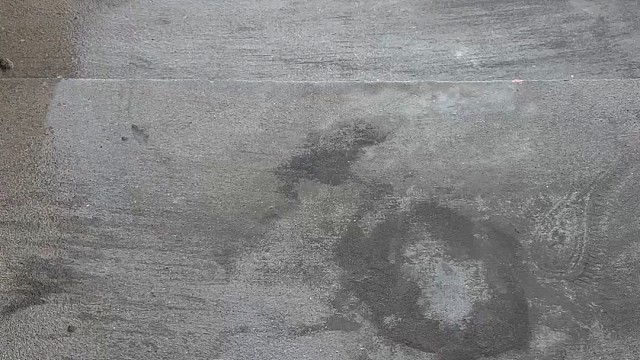 楼梯滚瓶子爆破解压时刻