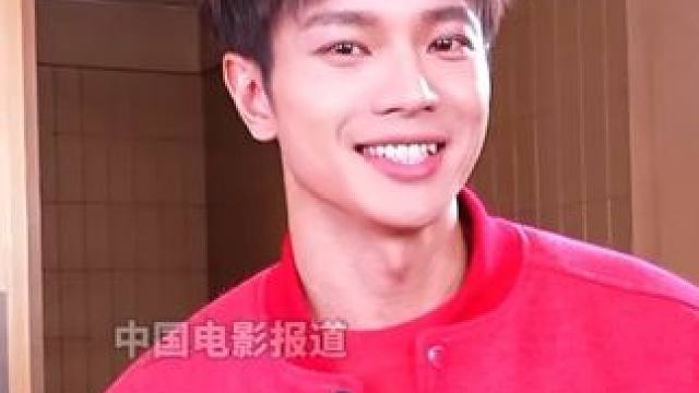 #黄曦彦陪你在中国电影报道过除夕 今年我们的除夕特别节目嘉宾是 爱笑的#黄曦彦 ！记得22:00锁定