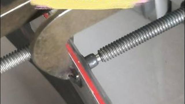 既然雪板摔坏了，那就尝试自己修修，当做积累经验，有什么不对的地方欢迎指正#滑雪 #单板滑雪 #滑雪装