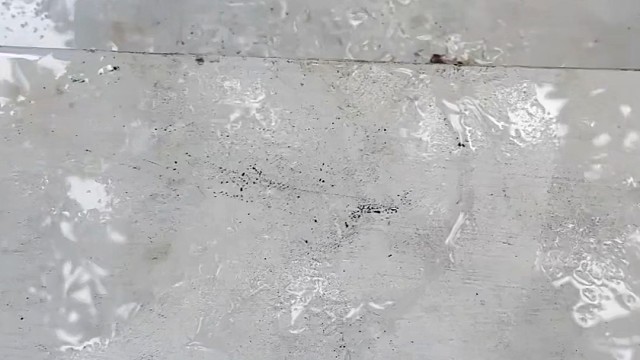 楼梯滚瓶子爆破解压时刻