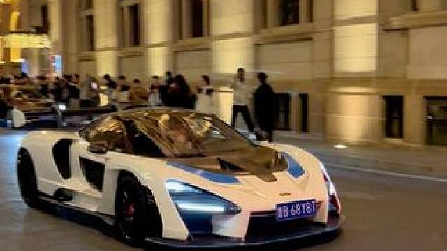 这就是迈凯轮塞纳的排面吧，唯一能拉爆他的也许只有帕加尼了吧#迈凯伦塞纳 #上海#新年