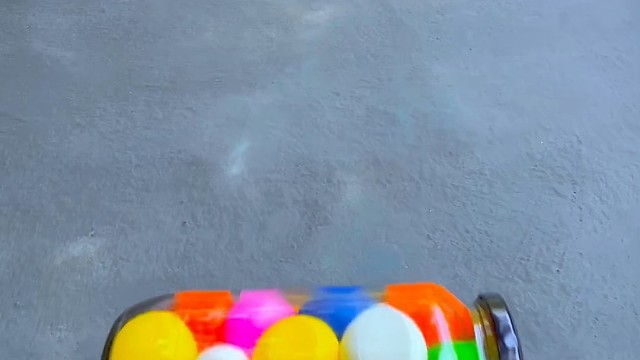 楼梯滚瓶子爆破解压时刻