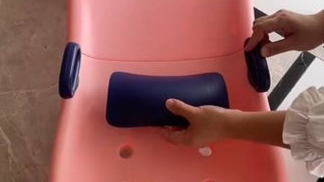 孩子每次洗头就哭闹，多亏老公买的洗头躺椅躺着洗头可舒服了，还能折叠不占空间#洗头躺椅  #有娃必备 