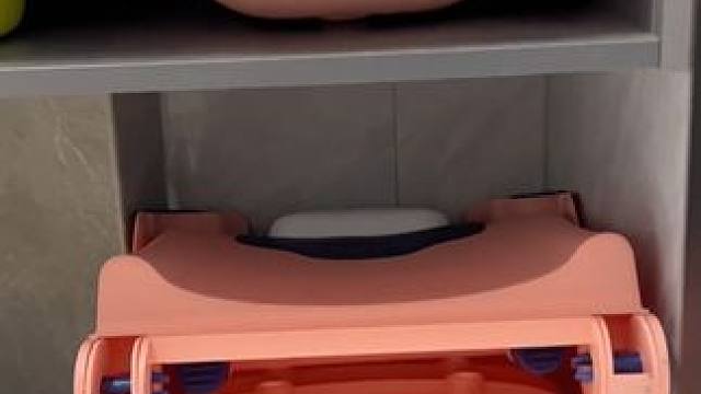 孩子每次洗头就哭闹，多亏老公买的洗头躺椅躺着洗头可舒服了，还能折叠不占空间#洗头躺椅  #有娃必备 