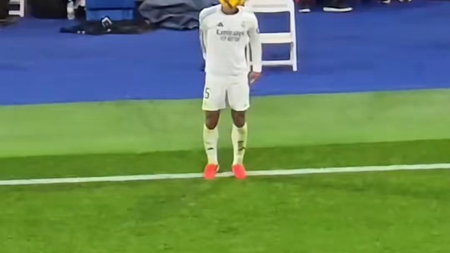 兄弟情深！姆巴佩霸气为贝林厄姆出头