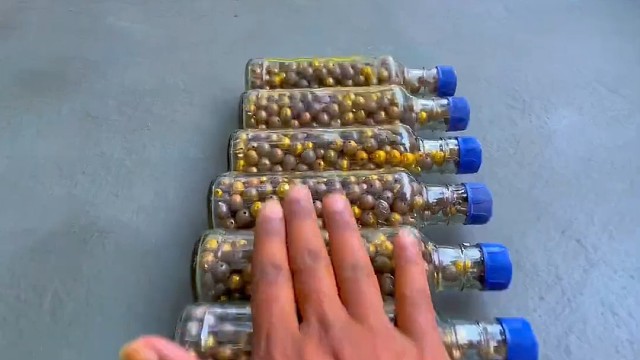 楼梯滚瓶子爆破解压时刻