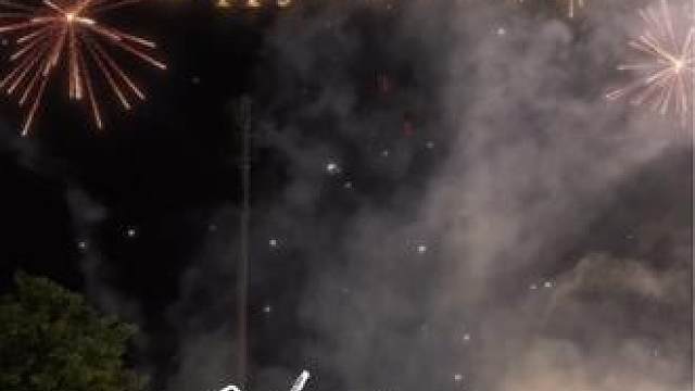 祝福我的家人朋友日子过得像烟花一样灿烂#烟花 #过年的气氛