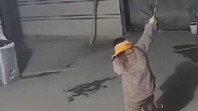 他为啥不放手？