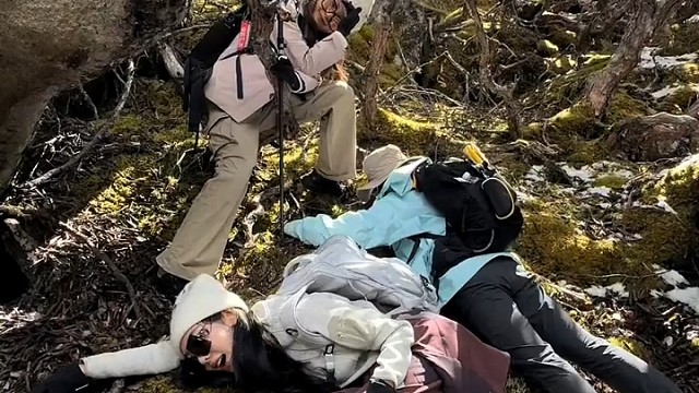 诗酒尽相随，自在尘世间